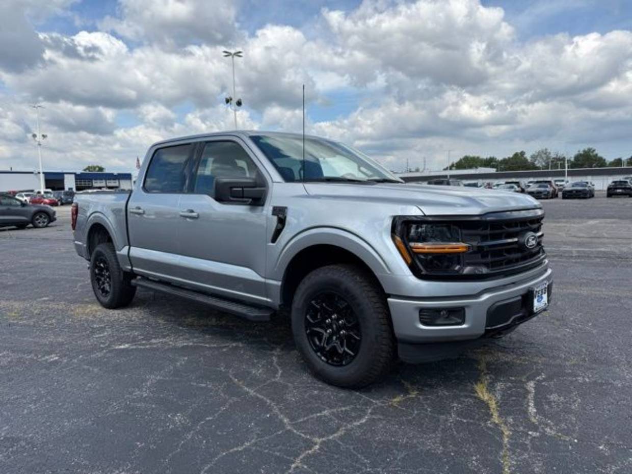 2025 Ford F-150 XLT - Photo 24