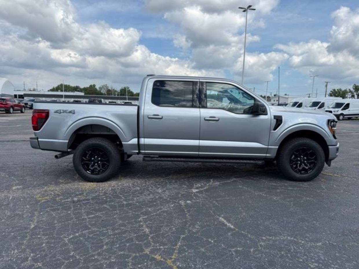 2025 Ford F-150 XLT - Photo 32