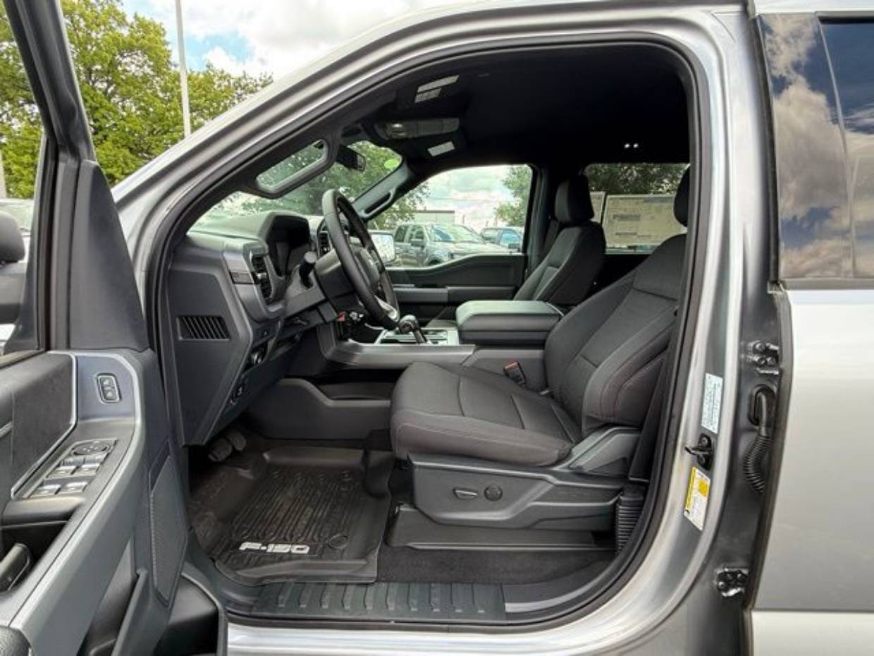 2025 Ford F-150 XLT - Photo 35