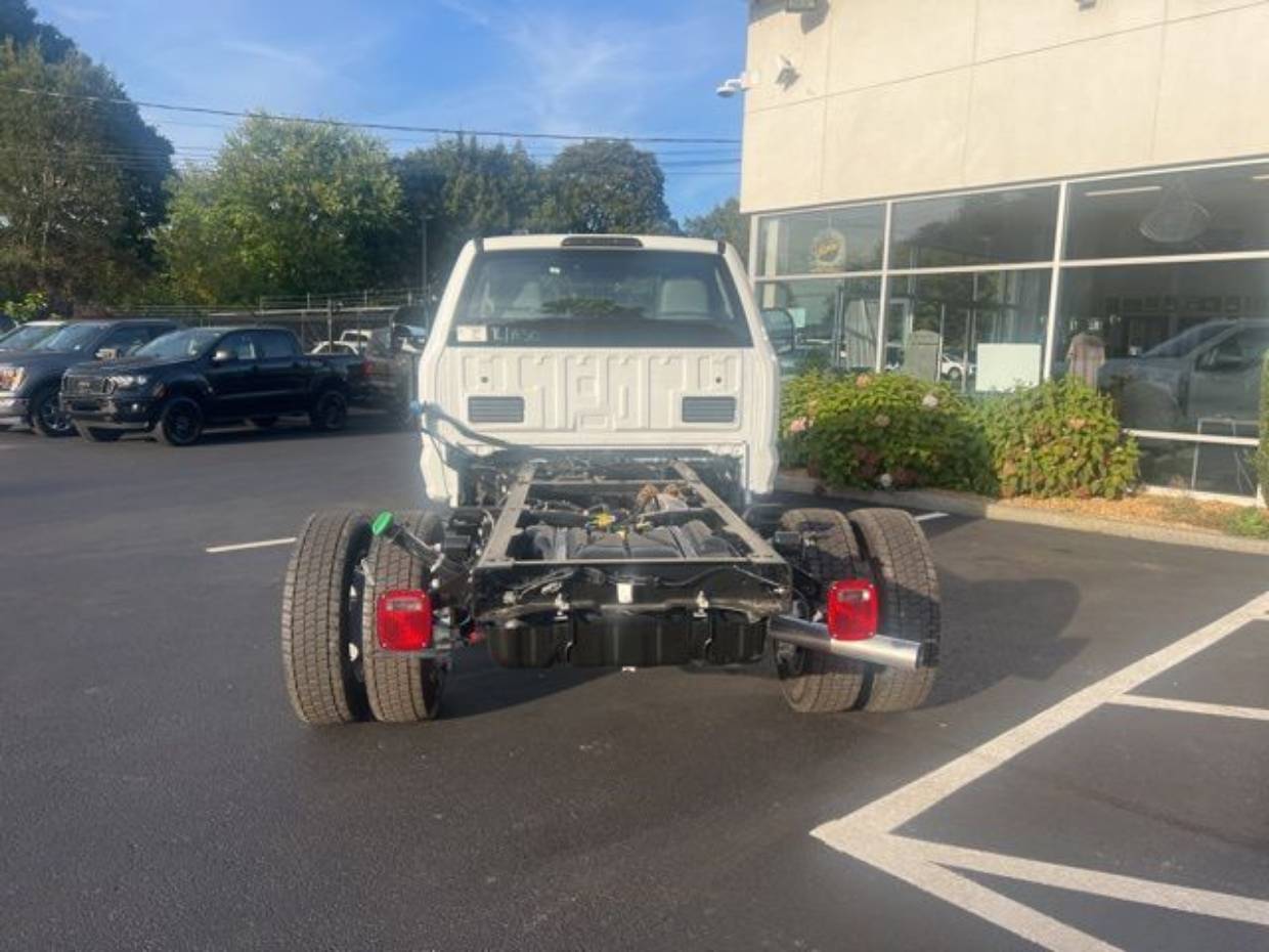 2026 Ford F-550 Super Duty Chassis Cab XL - Photo 6