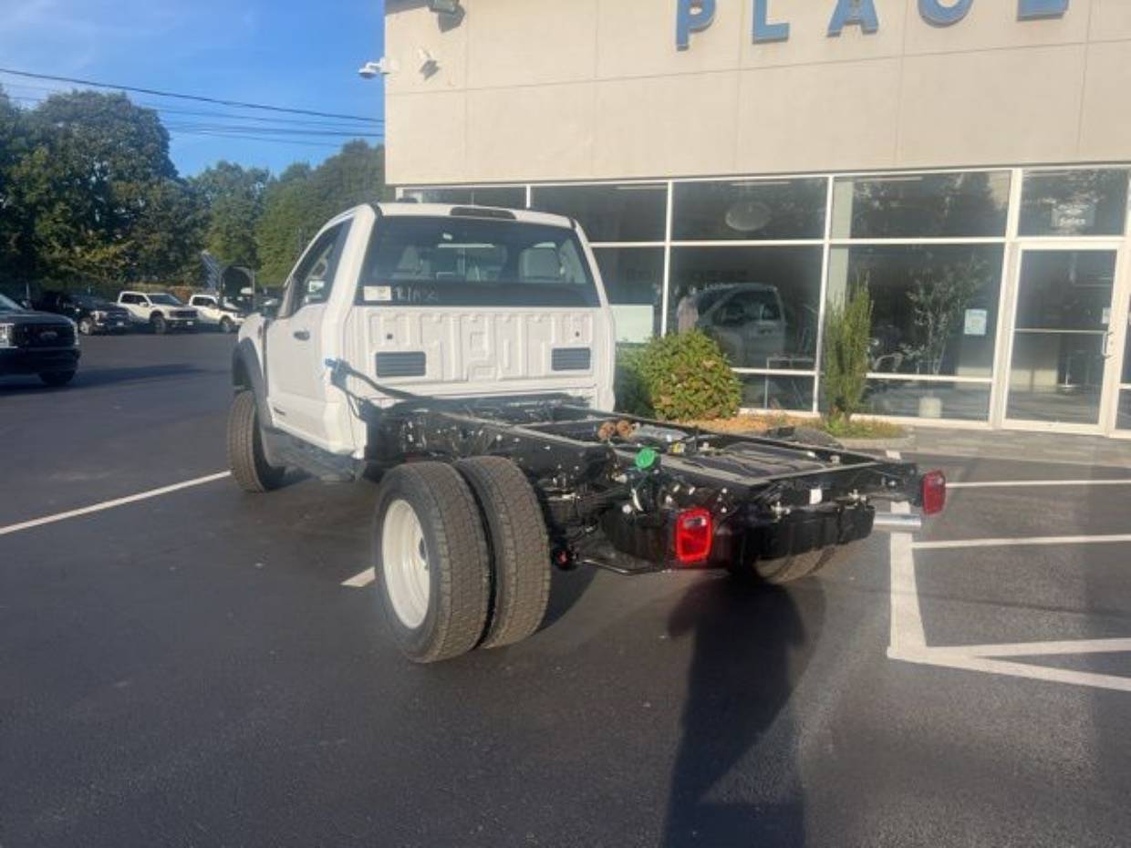 2026 Ford F-550 Super Duty Chassis Cab XL - Photo 7