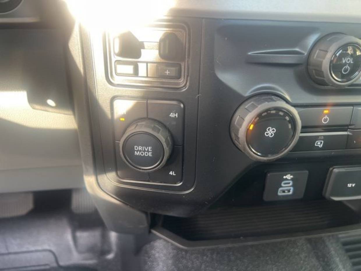 2026 Ford F-550 Super Duty Chassis Cab XL - Photo 22