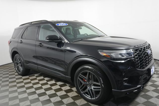 Certified 2025 Ford Explorer ST-LINE with VIN 1FMUK8KH5SGB65044 for sale in Kansas City