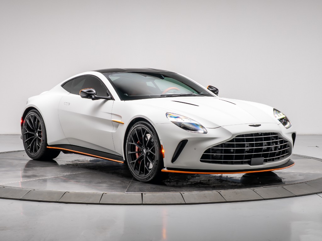 2025 Aston Martin Vantage Base