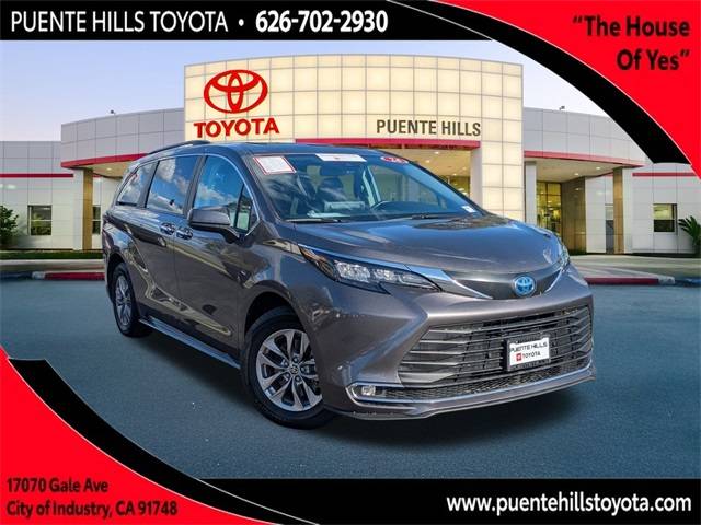 2024 Toyota Sienna XLE
