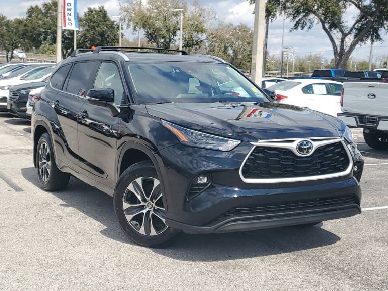 2025 Toyota Highlander XLE