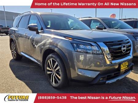 2025 Nissan Pathfinder Platinum
