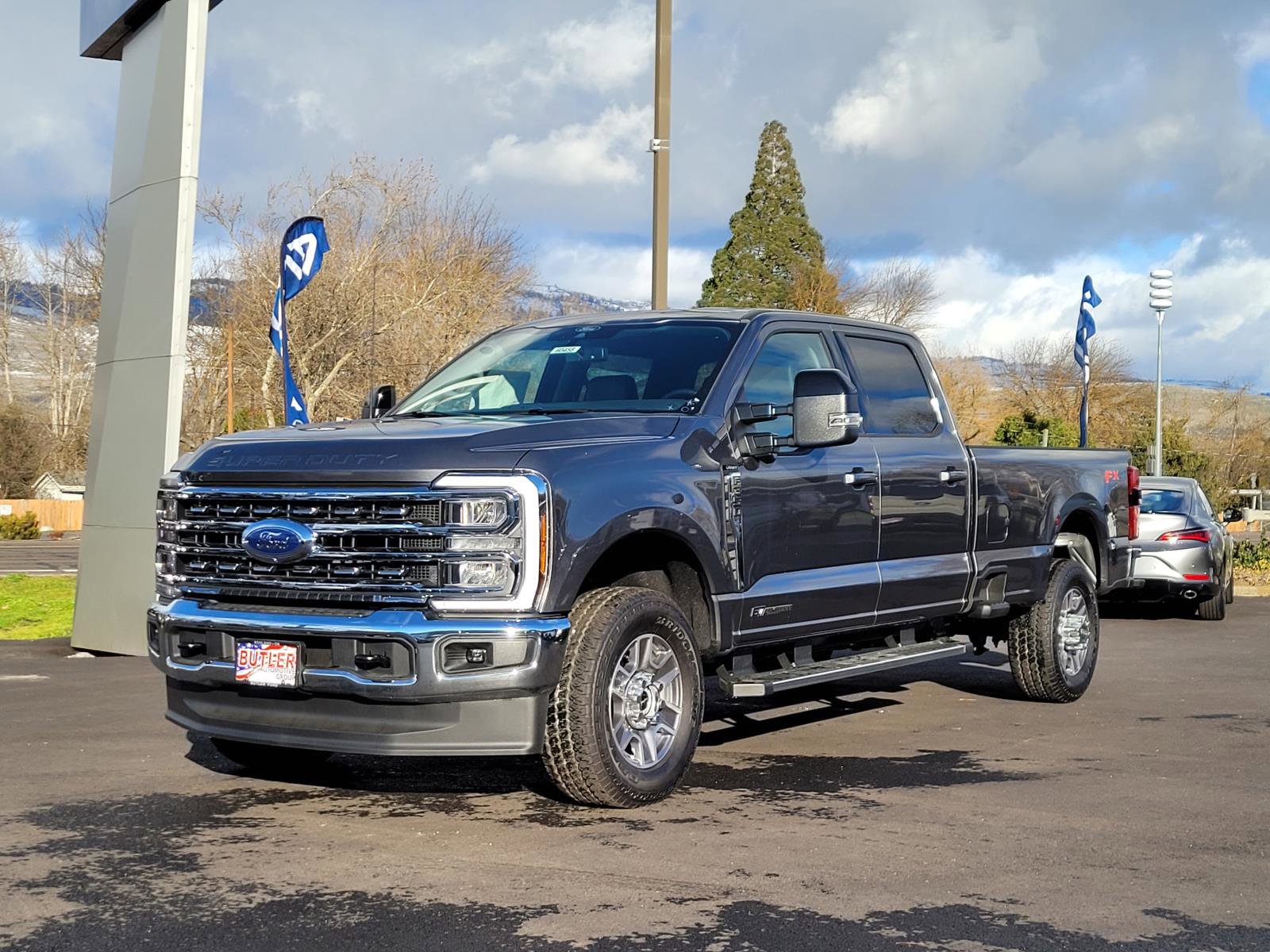 New 2026 Ford Super Duty F-350 SRW LARIAT