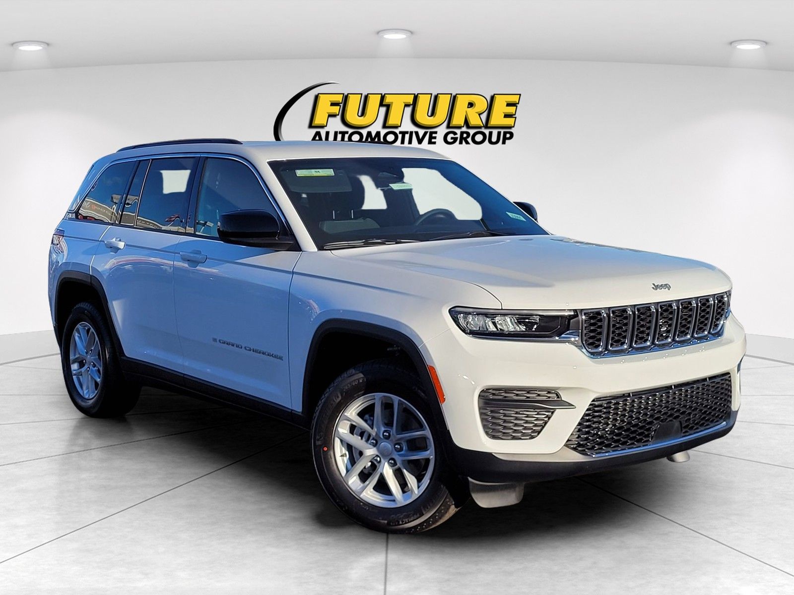 New 2026 Jeep Grand Cherokee Laredo