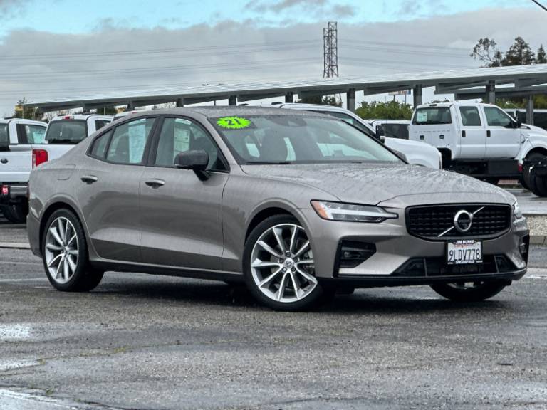 2021 Volvo S60 Momentum