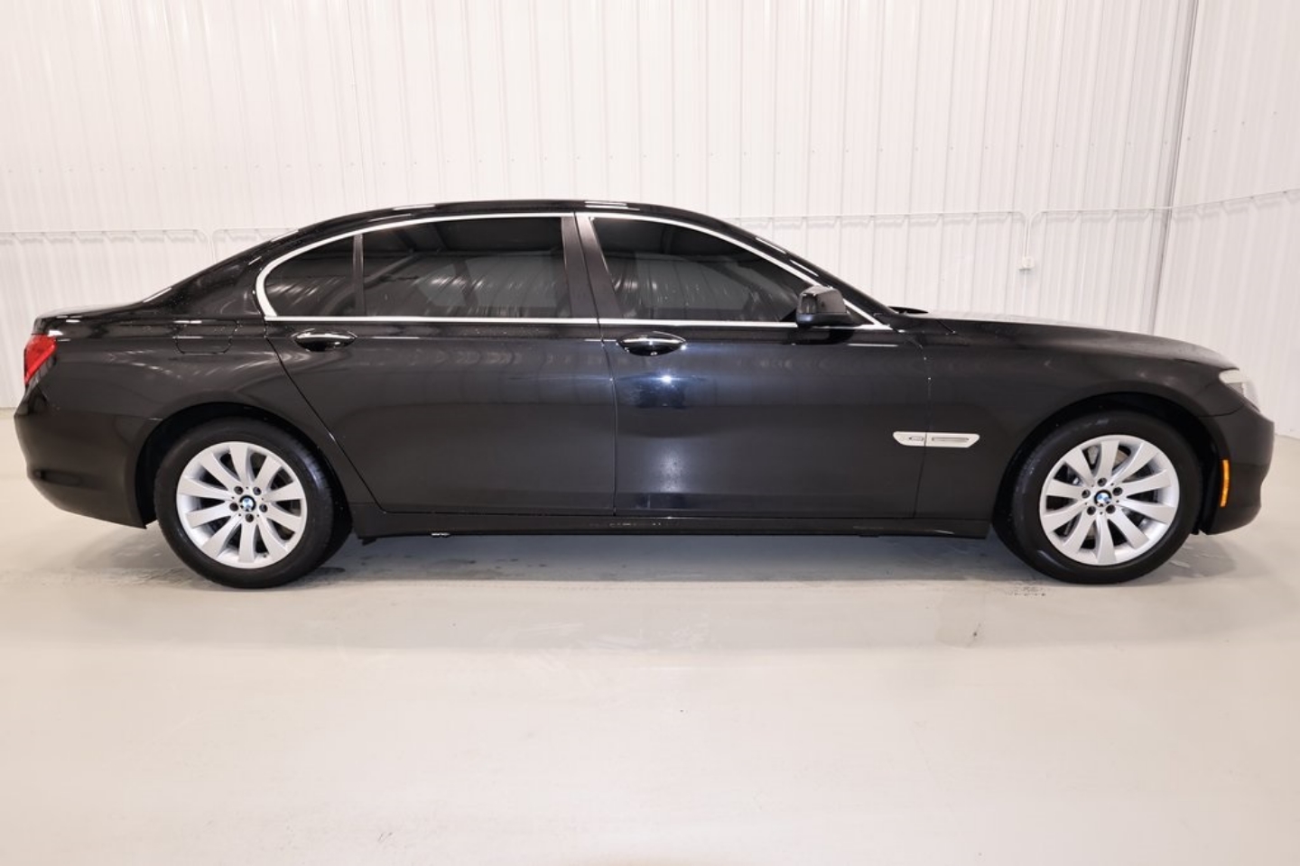 Used 2011 BMW 7 Series 750i with VIN WBAKC8C58BC432940 for sale in Canfield, OH