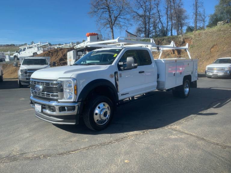 2025 Ford Super Duty F-550 DRW XLT