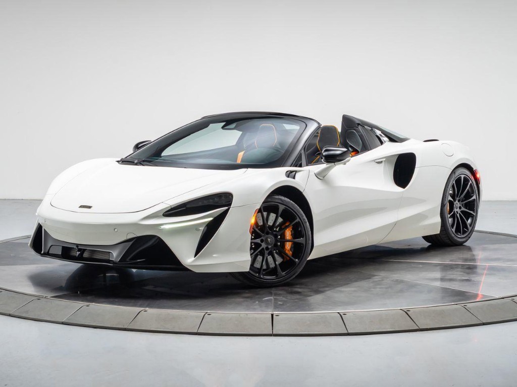 2025 McLaren Artura Spider