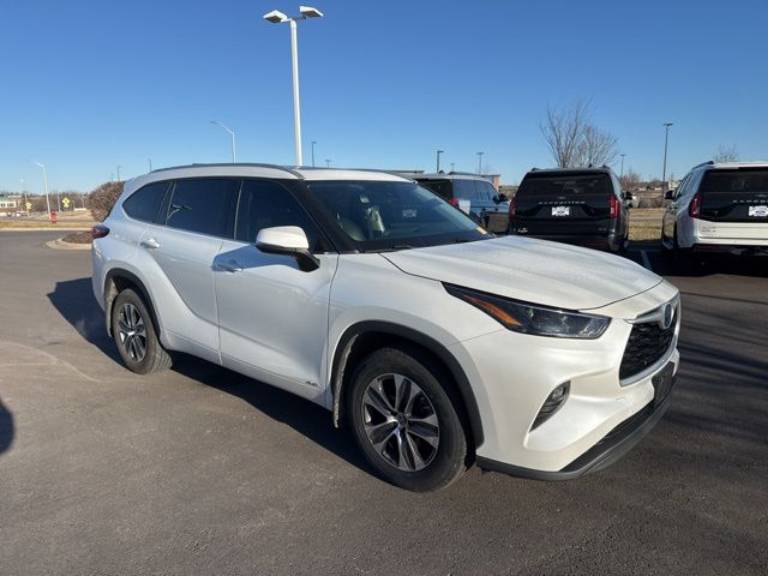 2022 Toyota Highlander Hybrid XLE