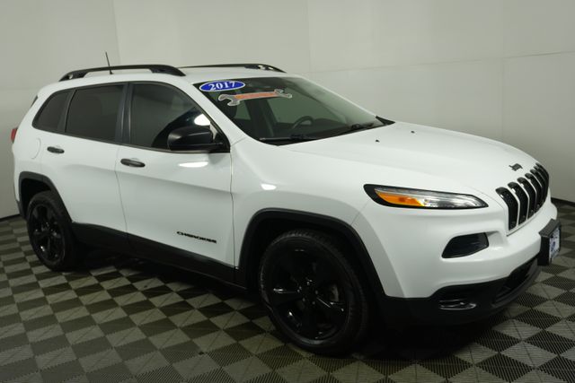 Used 2017 Jeep Cherokee Sport Altitude with VIN 1C4PJLABXHW613362 for sale in Kansas City
