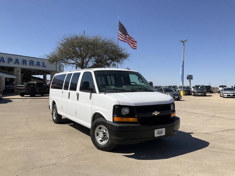 2017 Chevrolet Express Passenger LS