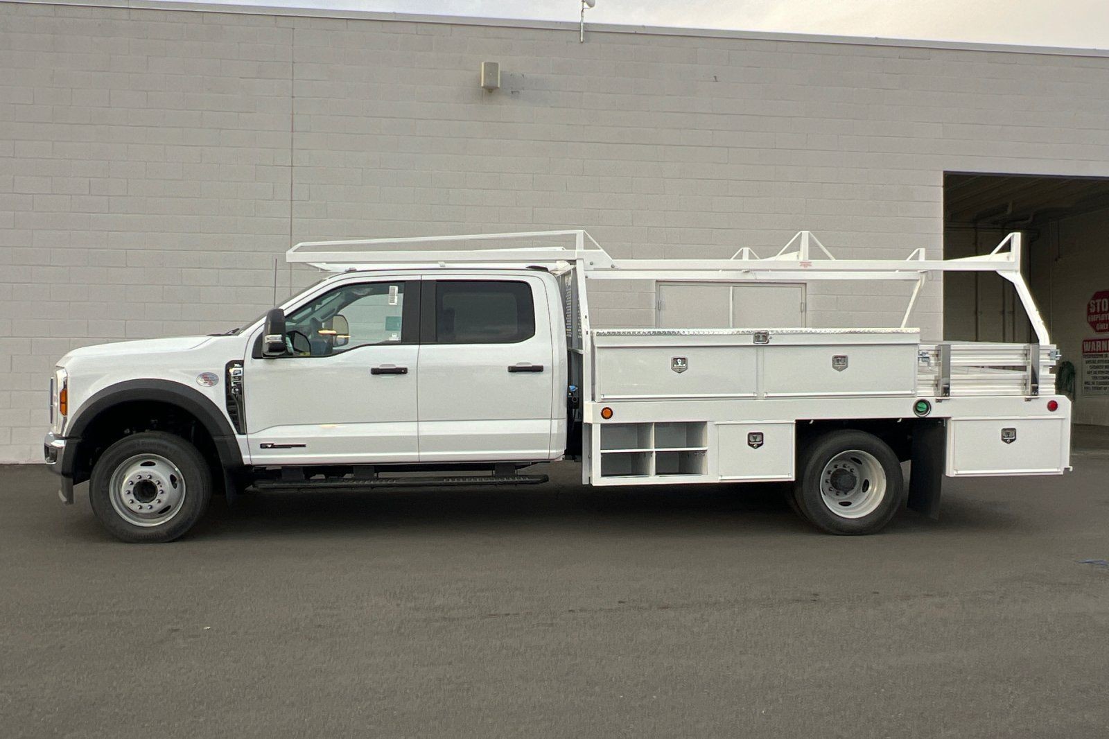 2024 Ford F-550 Super Duty Chassis Cab XL - Photo 6