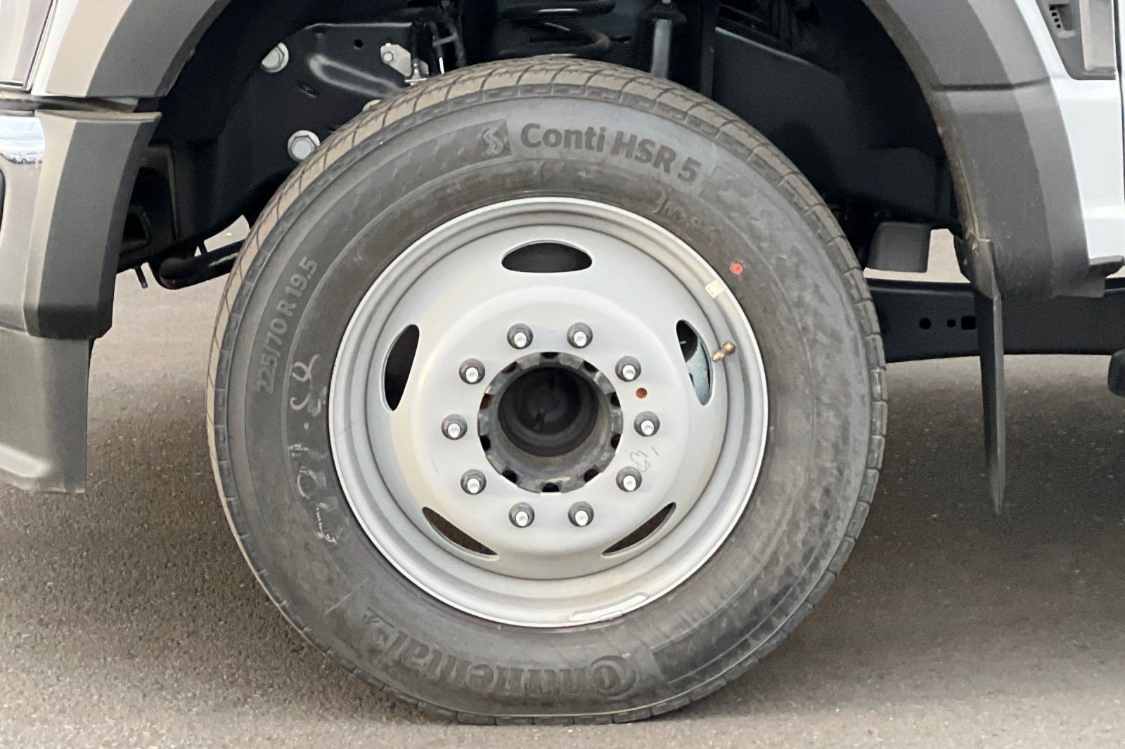 2024 Ford F-550 Super Duty Chassis Cab XL - Photo 22
