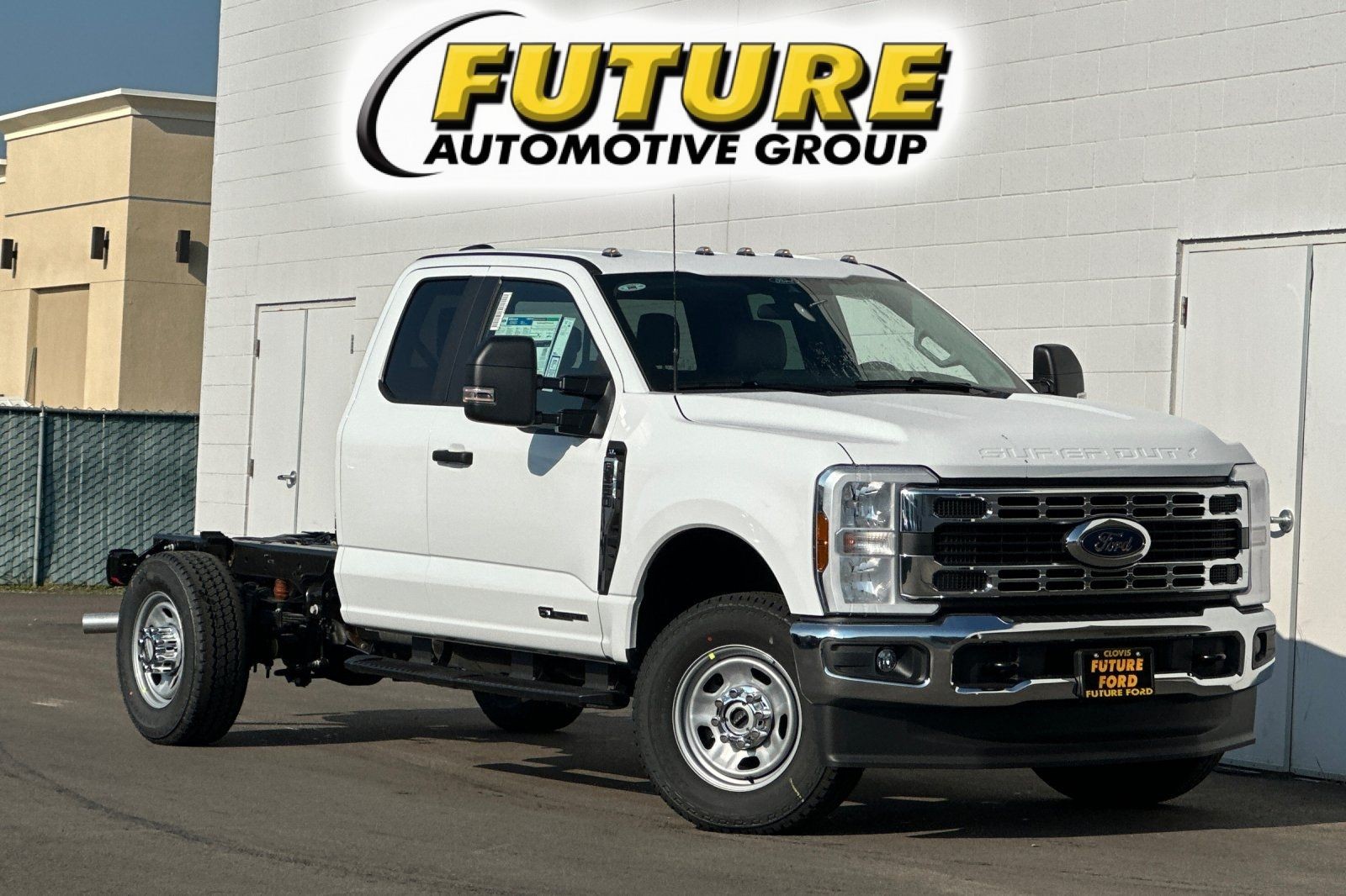 2026 Ford F-350 XL 4x4 SuperCab 168-In SRW's photo
