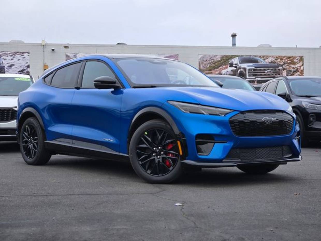2025 Ford Mustang-Mach-e Premium's photo