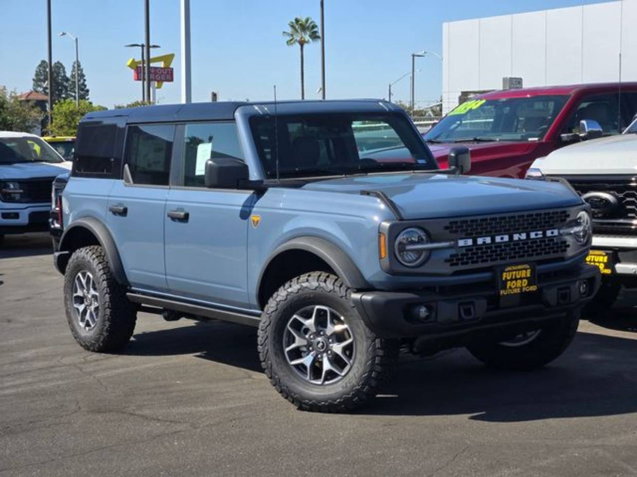 2025 Ford Bronco Badlands 4x4's photo