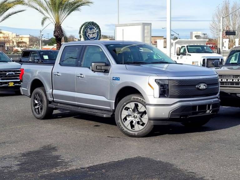 2025 Ford F-150 Lightning Flash