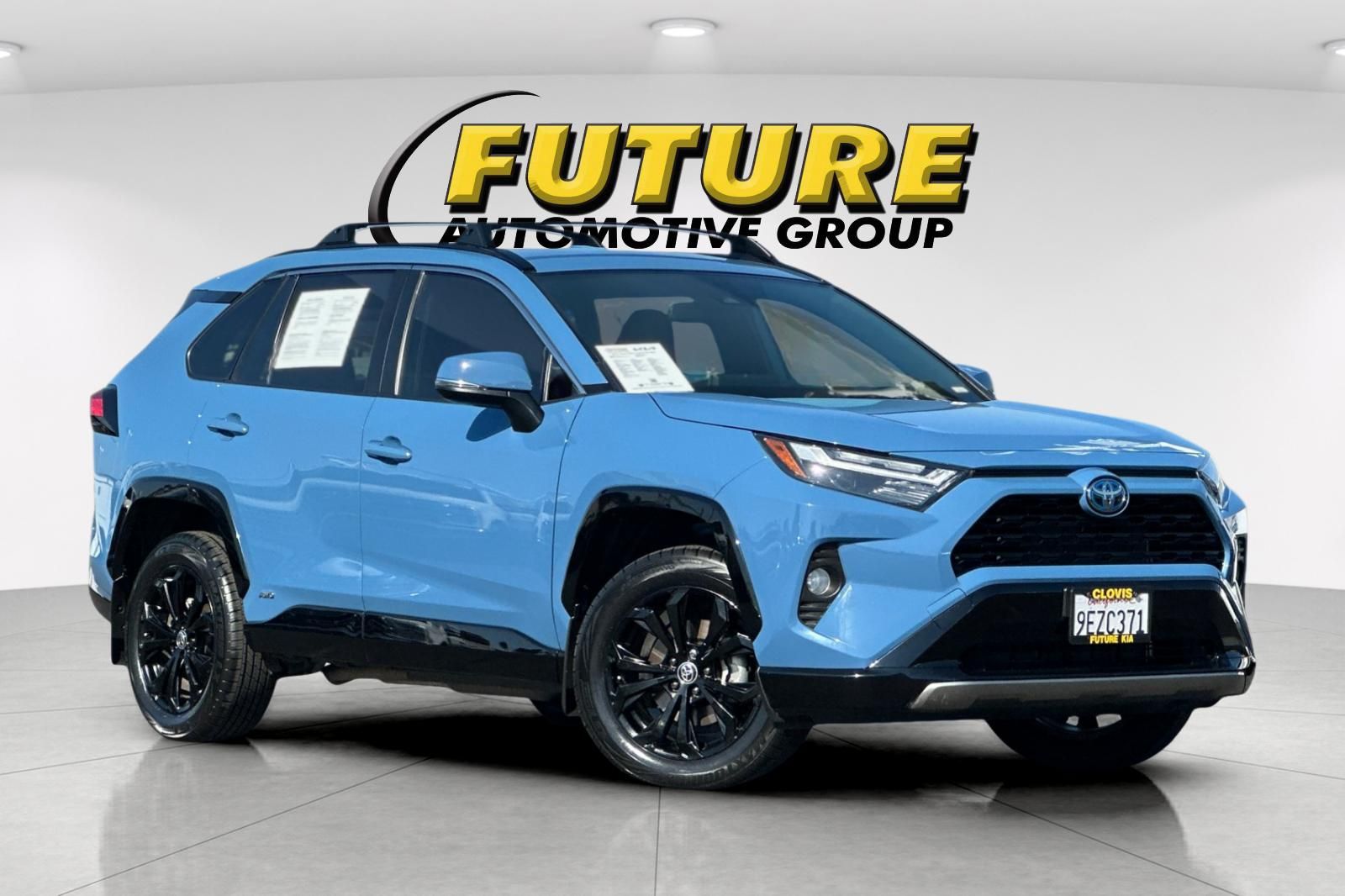 2023 Toyota RAV4 Hybrid SE