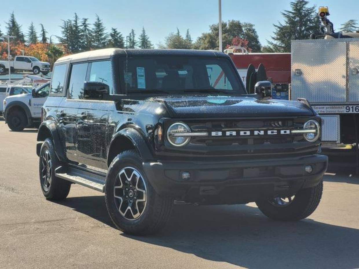 2025 Ford Bronco Outer Banks 4x4's photo