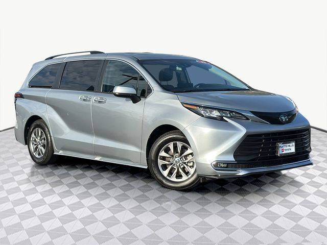 2023 Toyota Sienna XLE