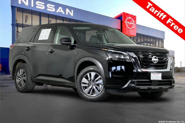 2025 Nissan Pathfinder S