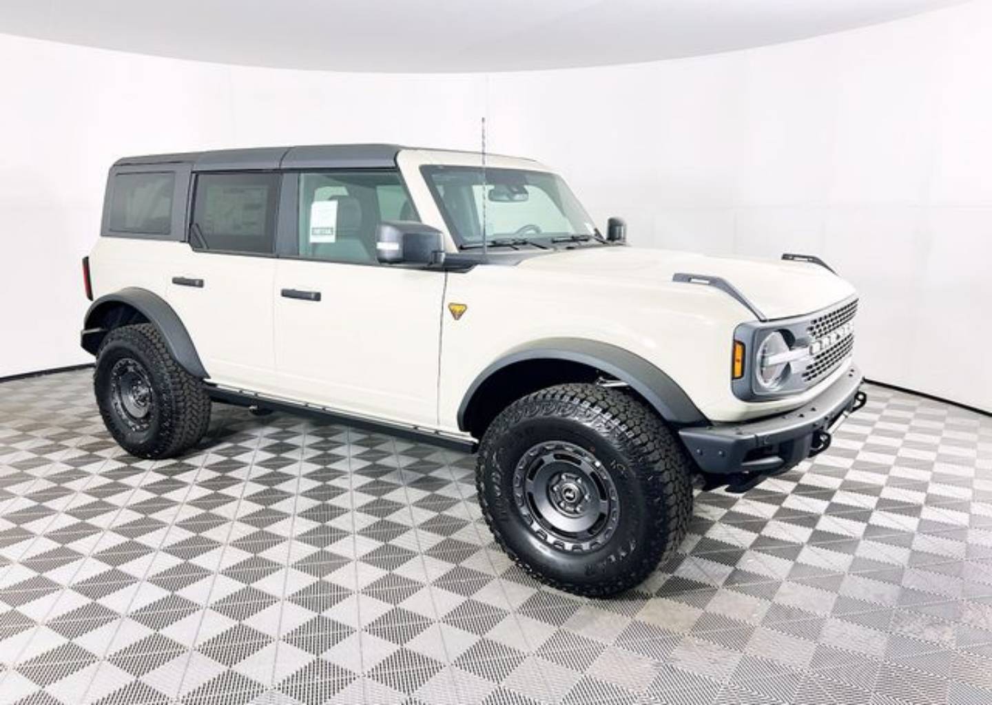 2025 Ford Bronco Badlands 4x4's photo