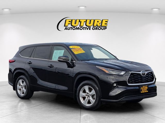 2023 Toyota Highlander LE
