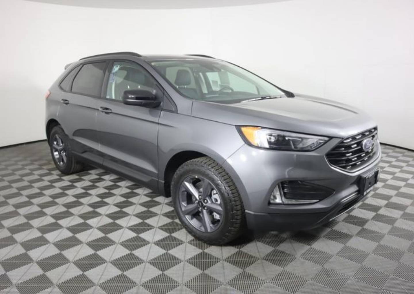 2024 Ford Edge SEL AWD's photo