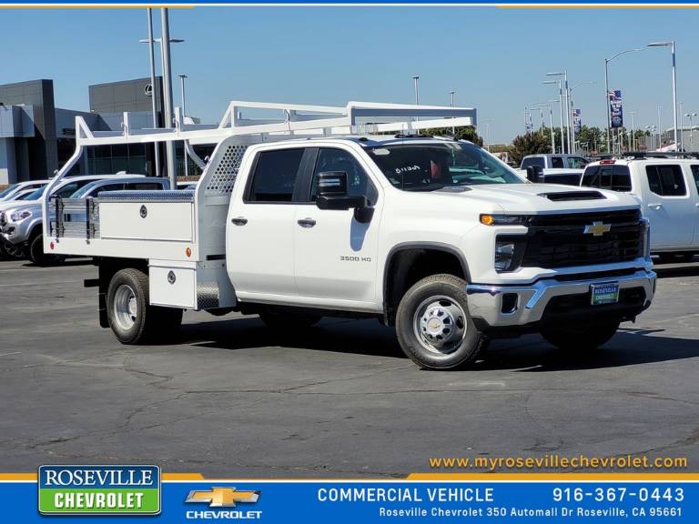 2025 Chevrolet 3500 Crew Cab 4WD, 60