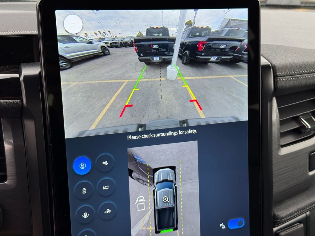 2025 Ford F-150 Lightning Flash - Photo 11