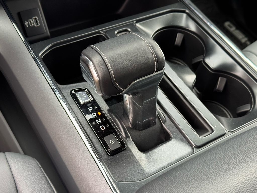 2025 Ford F-150 Lightning Flash - Photo 14