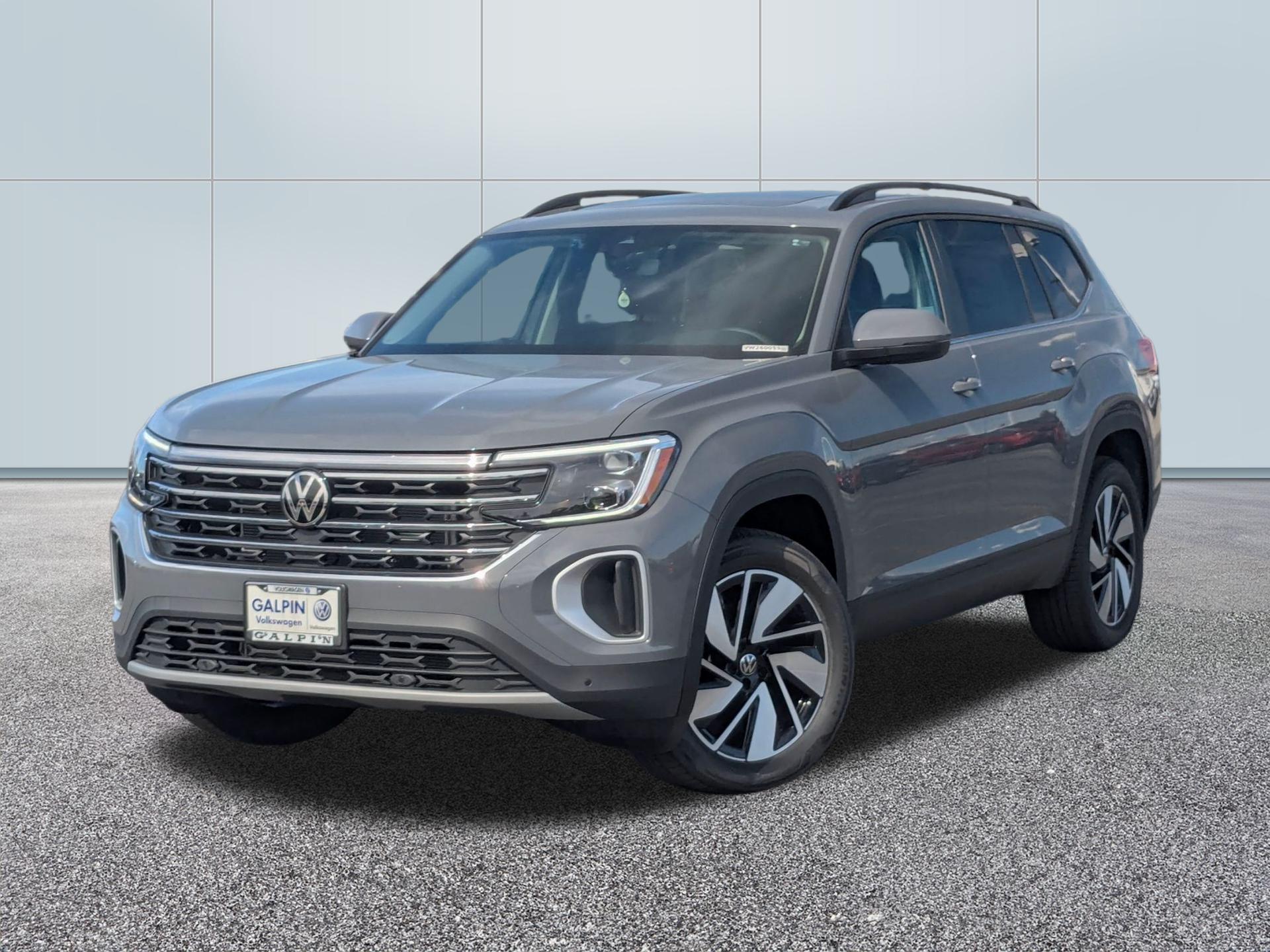 New 2026 Volkswagen Atlas SE w/Technology