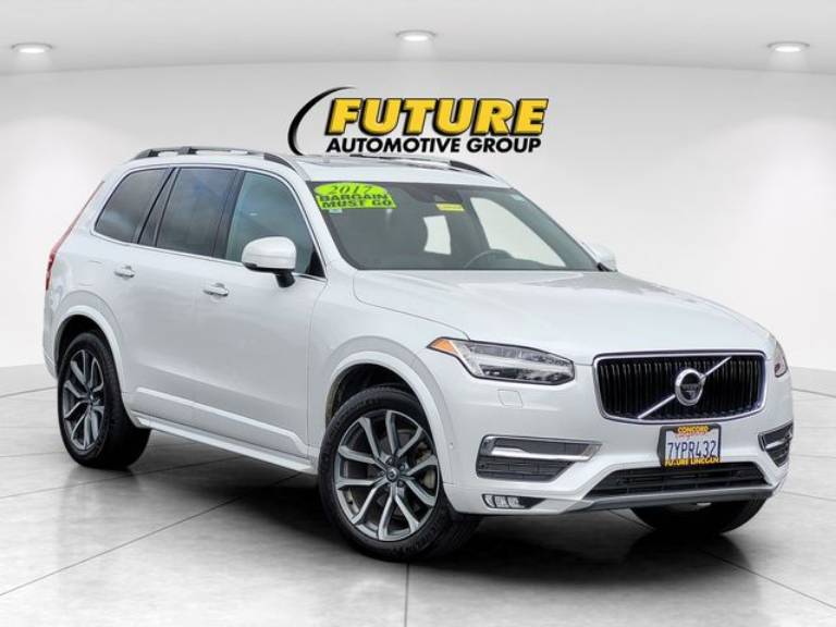 2017 Volvo XC90 T6 Momentum
