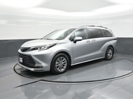 2021 Toyota Sienna XLE