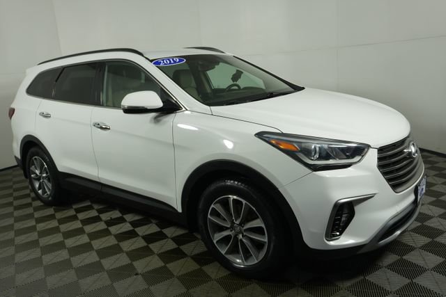 Used 2019 Hyundai Santa Fe SE with VIN KM8SNDHF9KU297884 for sale in Kansas City