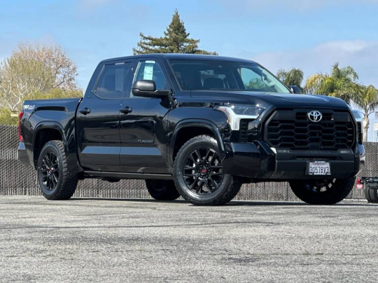 2023 Toyota Tundra 4WD SR5