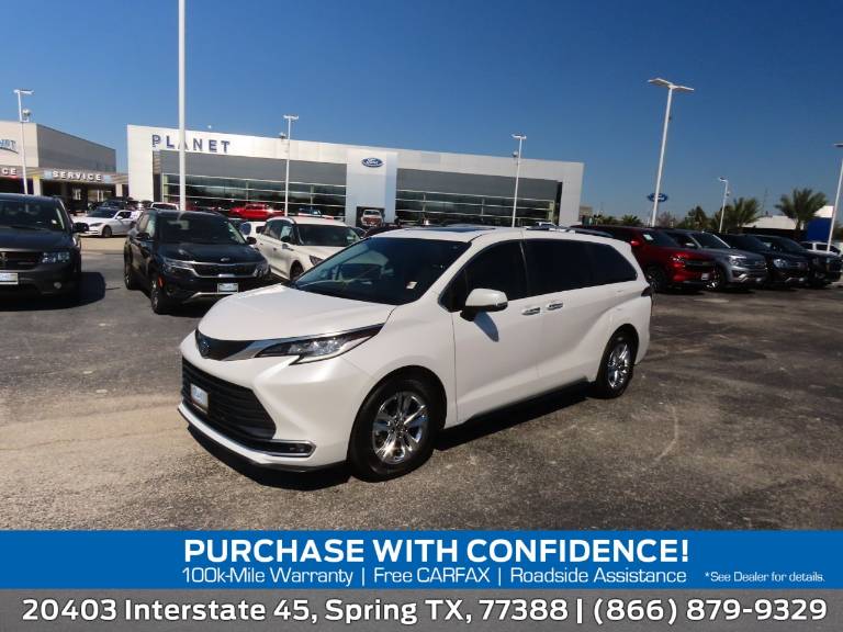 2023 Toyota Sienna Limited FWD 7-Passenger