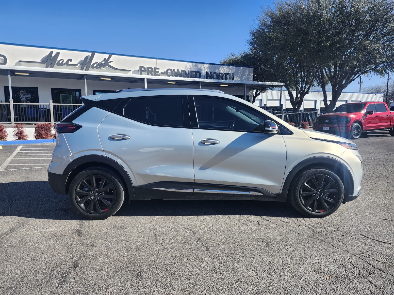 Used 2023 Chevrolet Bolt EUV Premier with VIN 1G1FZ6S04P4178702 for sale in San Antonio, TX