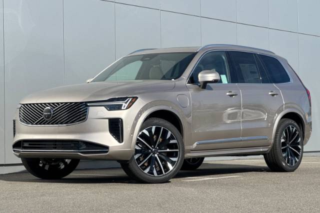 2026 Volvo XC90 Plug-In Hybrid T8 Plus