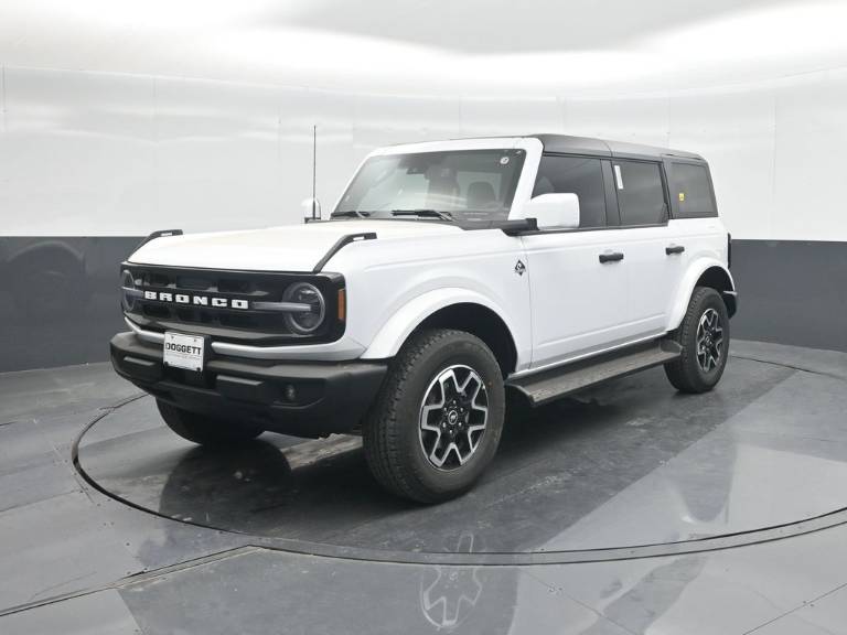 2026 Ford Bronco Outer Banks
