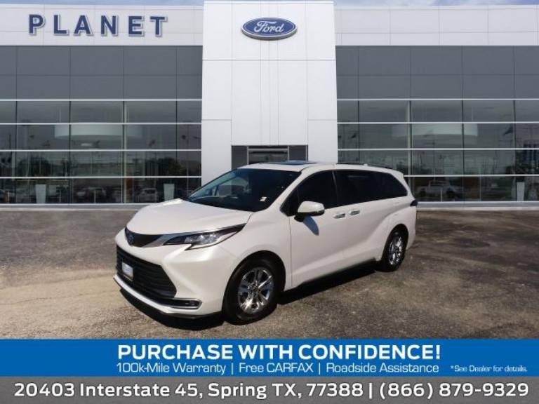 2023 Toyota Sienna Limited FWD 7-Passenger