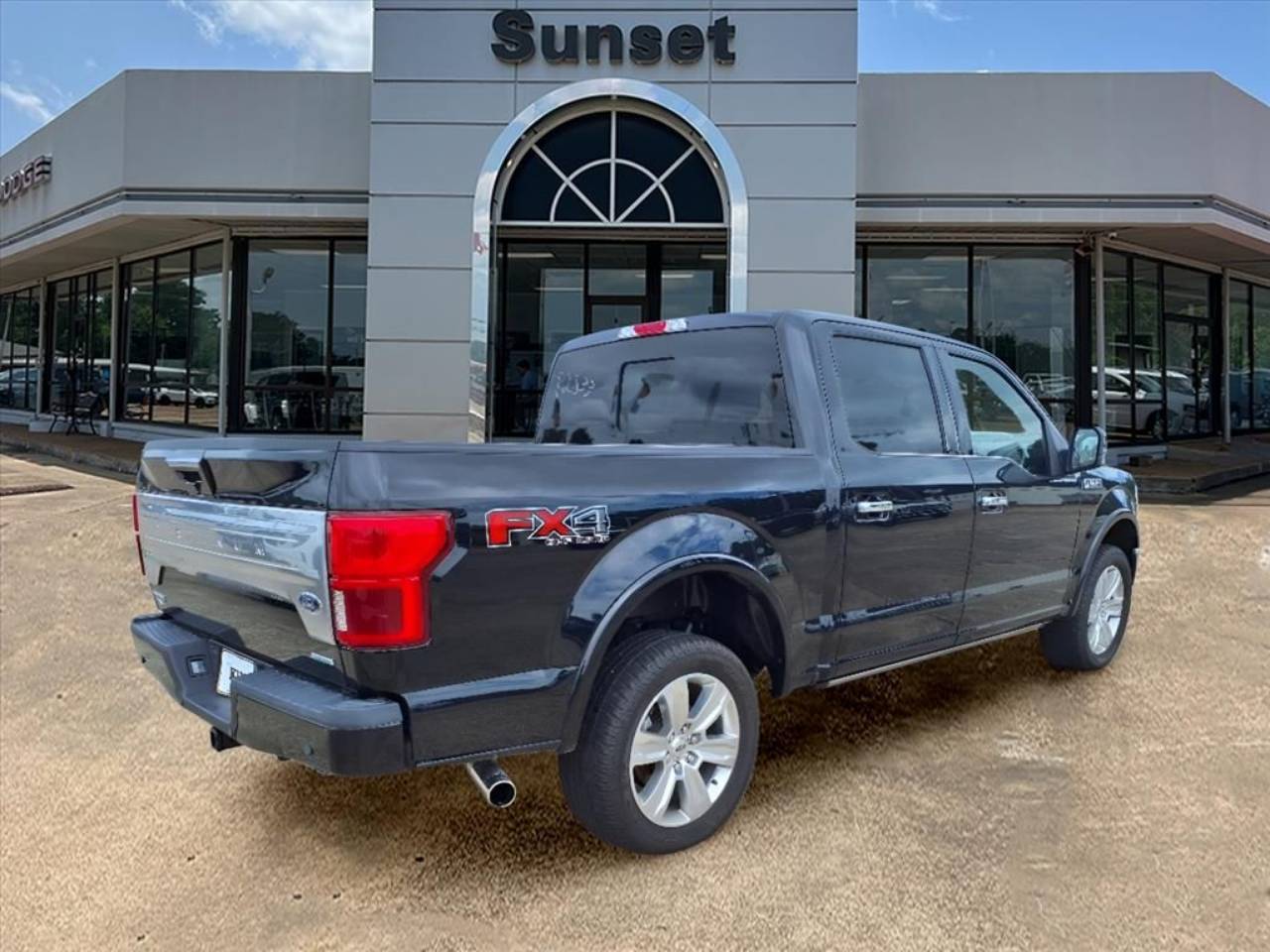 2018 Ford F-150 Platinum - Photo 8