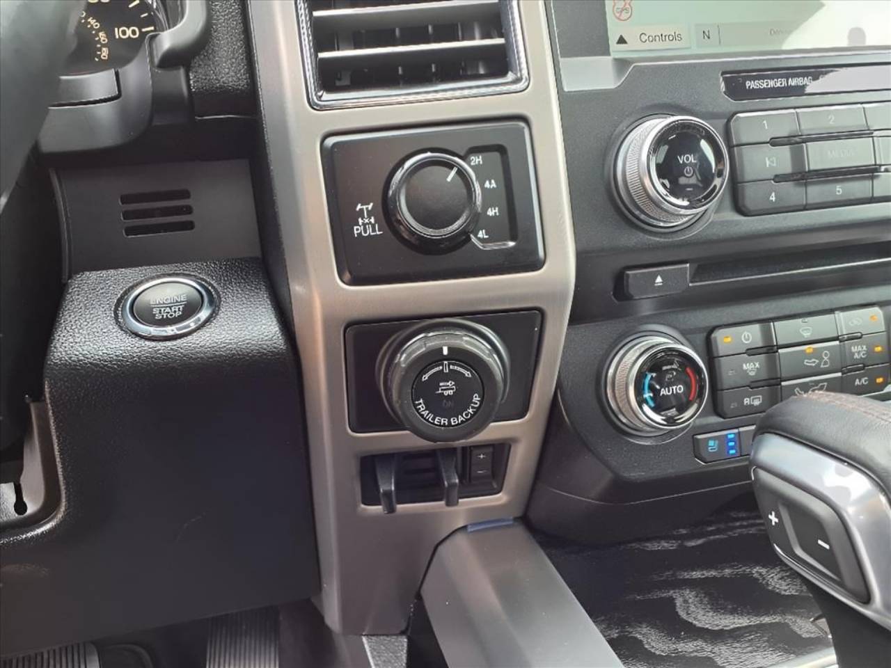 2018 Ford F-150 Platinum - Photo 16