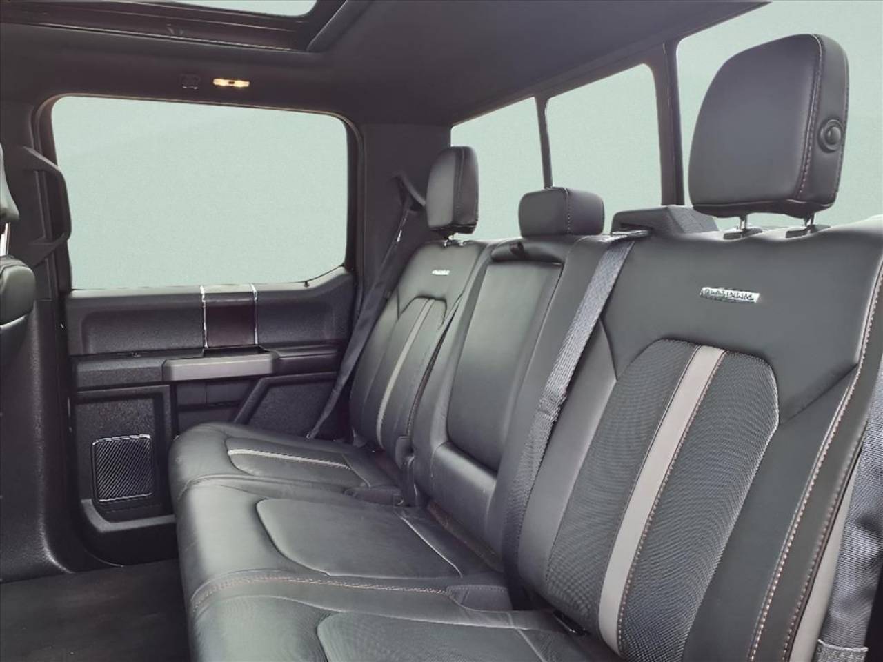2018 Ford F-150 Platinum - Photo 21