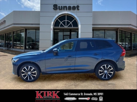 2024 Volvo XC60 Plus Dark Theme